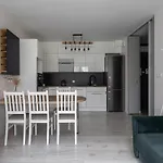 Rentplanet - Apartament Teczowa